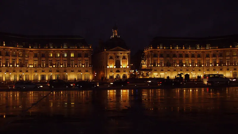 Bordeaux skyline — Education hub in France