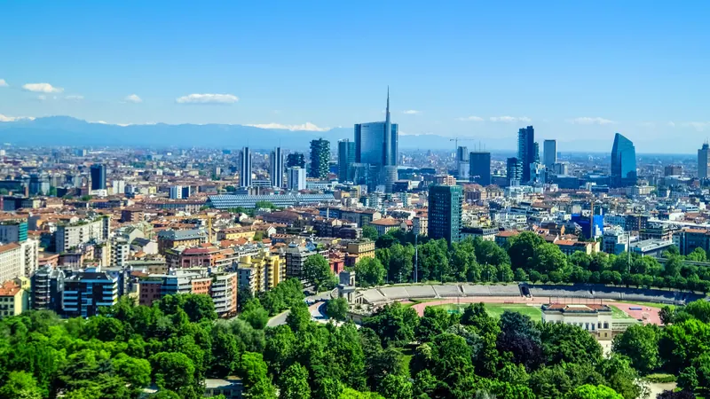 Milan skyline — Energy hub in Italy