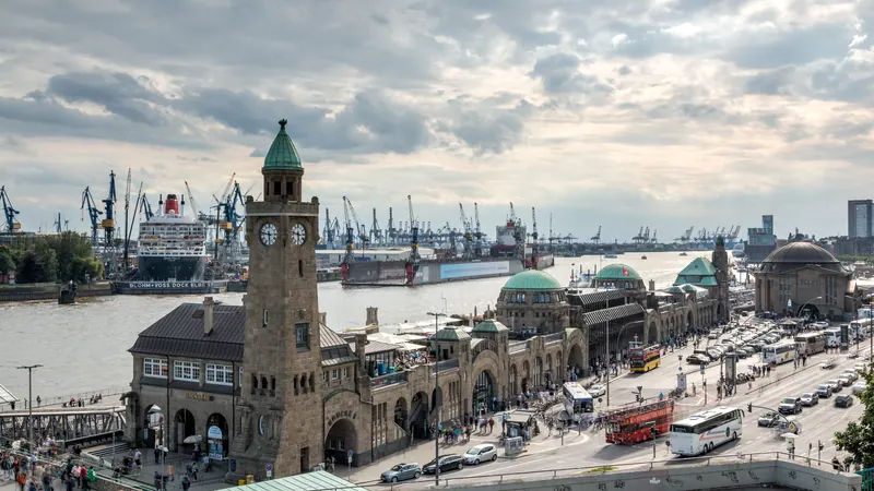 Hamburg skyline — Food and Agriculture hub in Germany