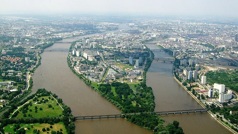 Nantes skyline — Retail hub in France