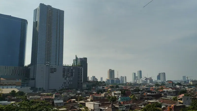 Surabaya skyline — Retail hub in Indonesia