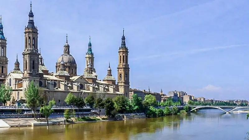 Zaragoza skyline — Retail hub in Spain