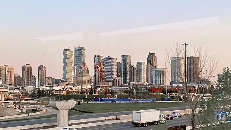 Mississauga skyline — Travel and Hospitality hub in Canada